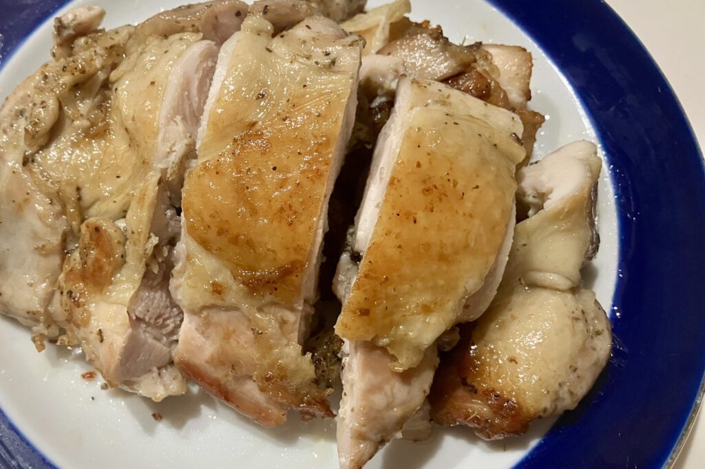 低温調理で作る鶏もも肉のコンフィ